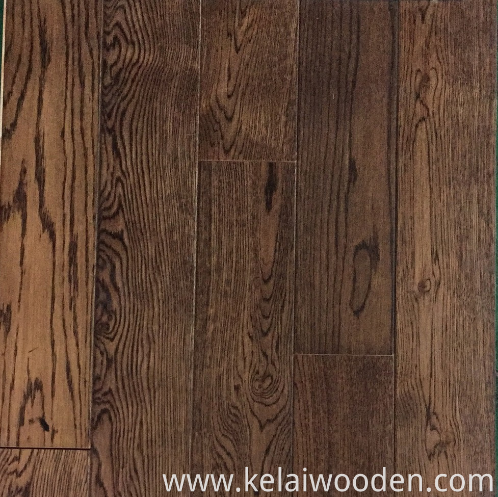 Oak engineered flooring